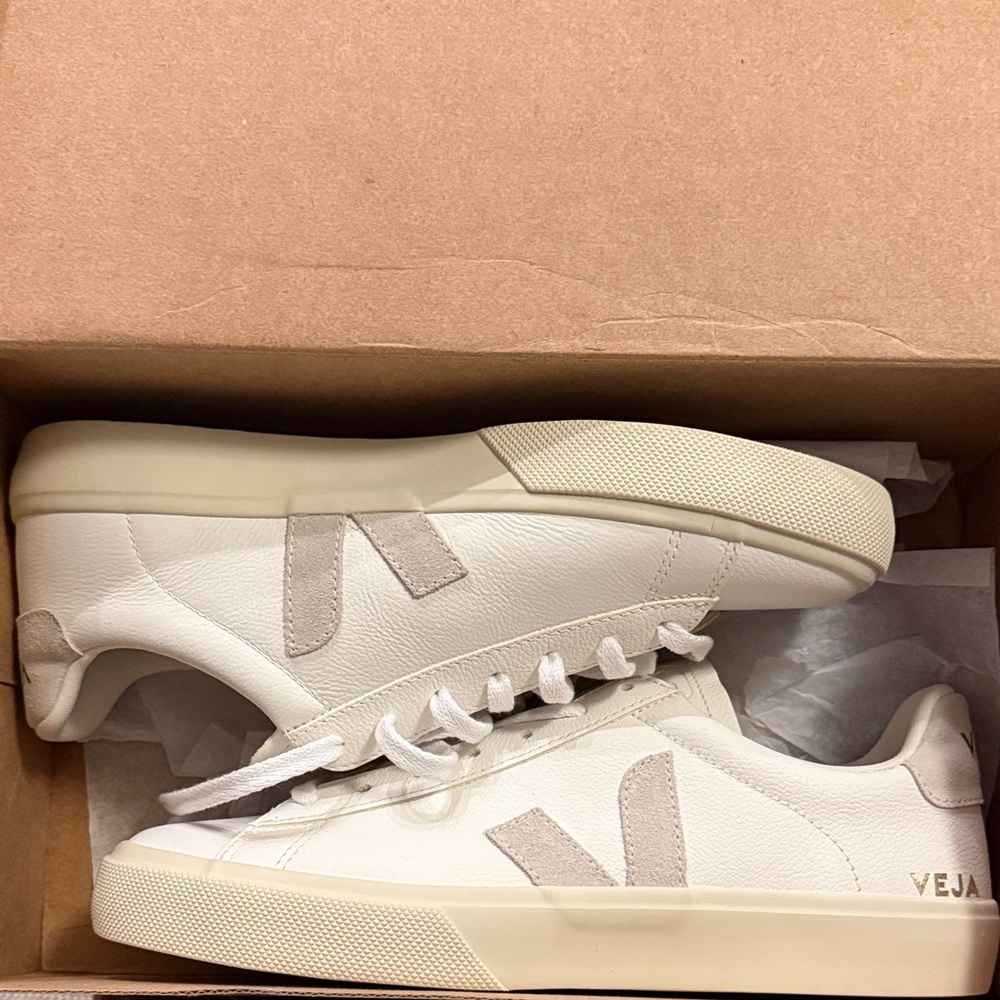 Veja Men’s White and Beige Casual Sneakers